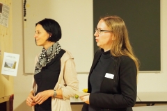 Franziska Weder und Stephanie Weder (von links) stellten die Kirchgemeinde Balgach vor.